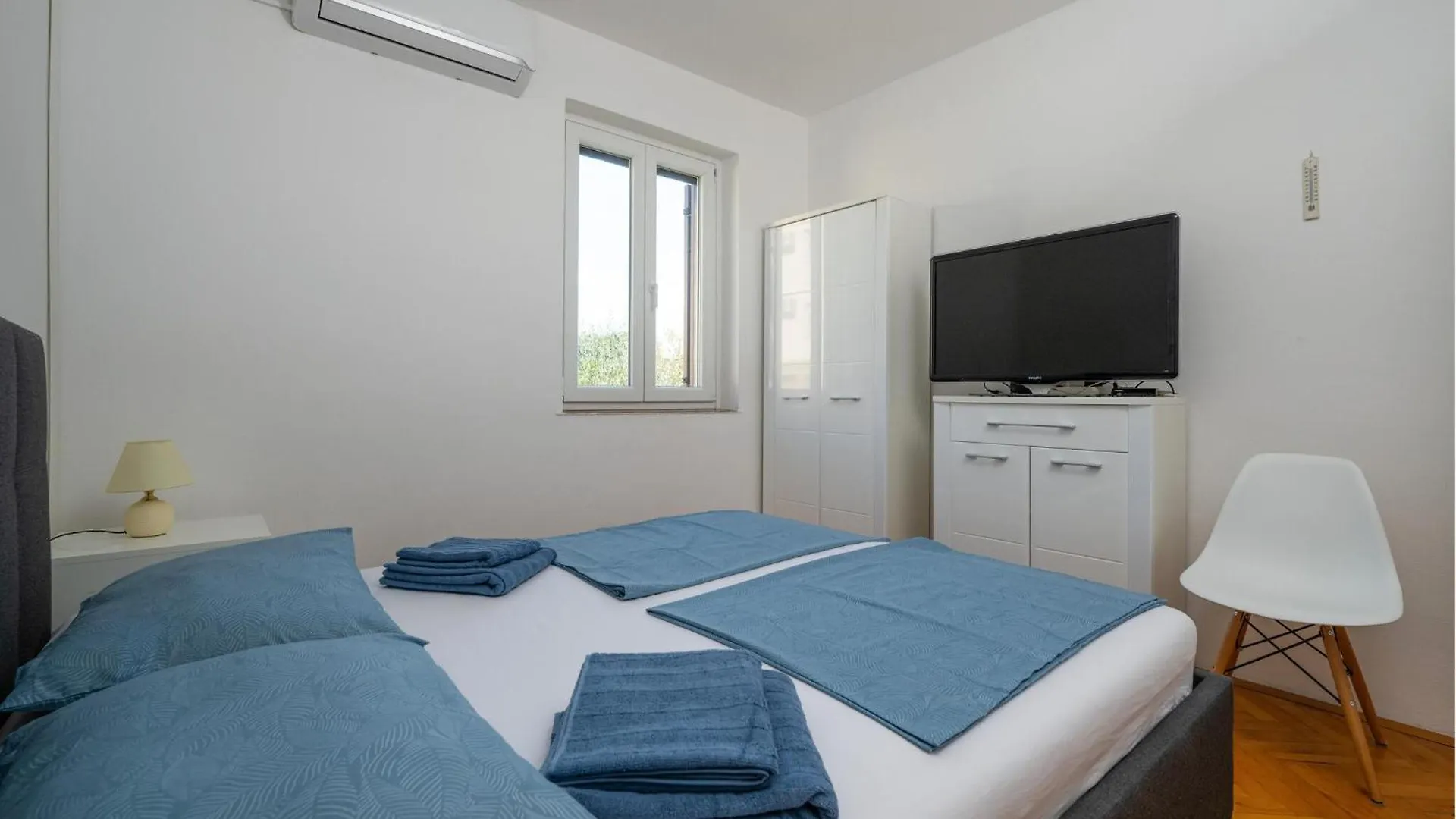Lovely Apartment In Fazana With Lake View 0*,
