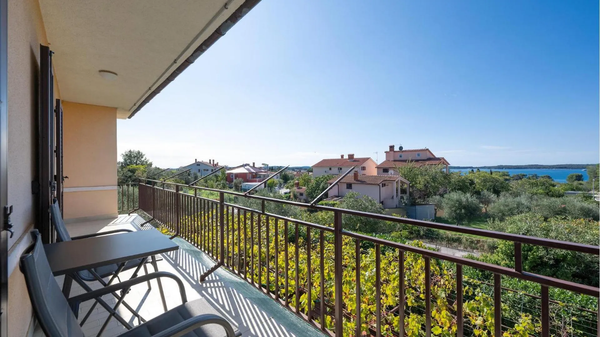 Lovely Apartment In Fazana With Lake View